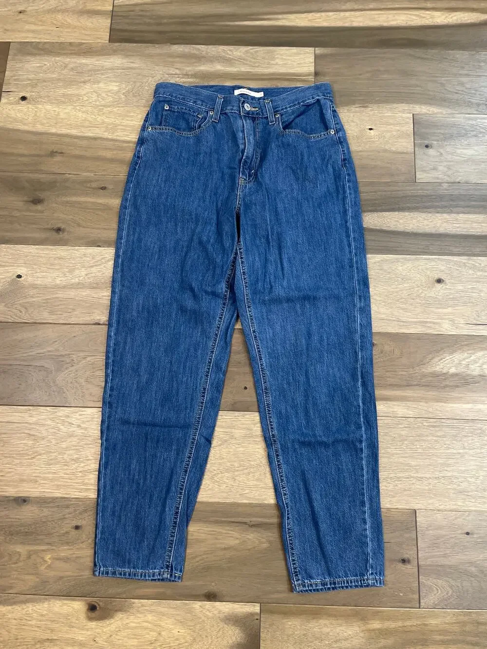 Levi’s 80s Mom Jeans Size 31 High Rise Medium Wash Vintage Straight Tapered Leg